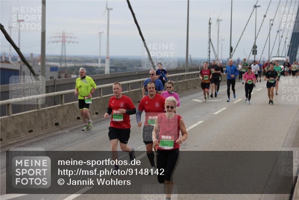 03.10.2025 - Köhlbrandbrückenlauf Jannik Wohlers http://msf.ph/oto/9148142 03.10.2025 15:52:06 Position 1 9000, 899, 7430 meine-sportfotos.de