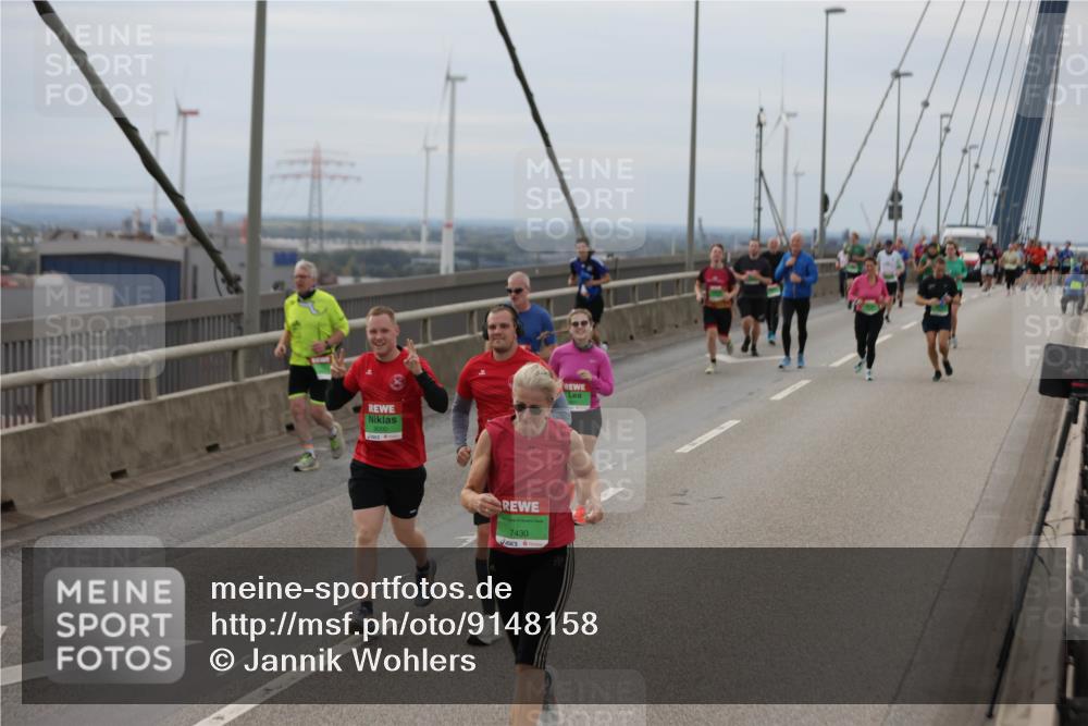 03.10.2025 - Köhlbrandbrückenlauf Jannik Wohlers http://msf.ph/oto/9148158 03.10.2025 15:52:07 Position 1 9000, 7430 meine-sportfotos.de