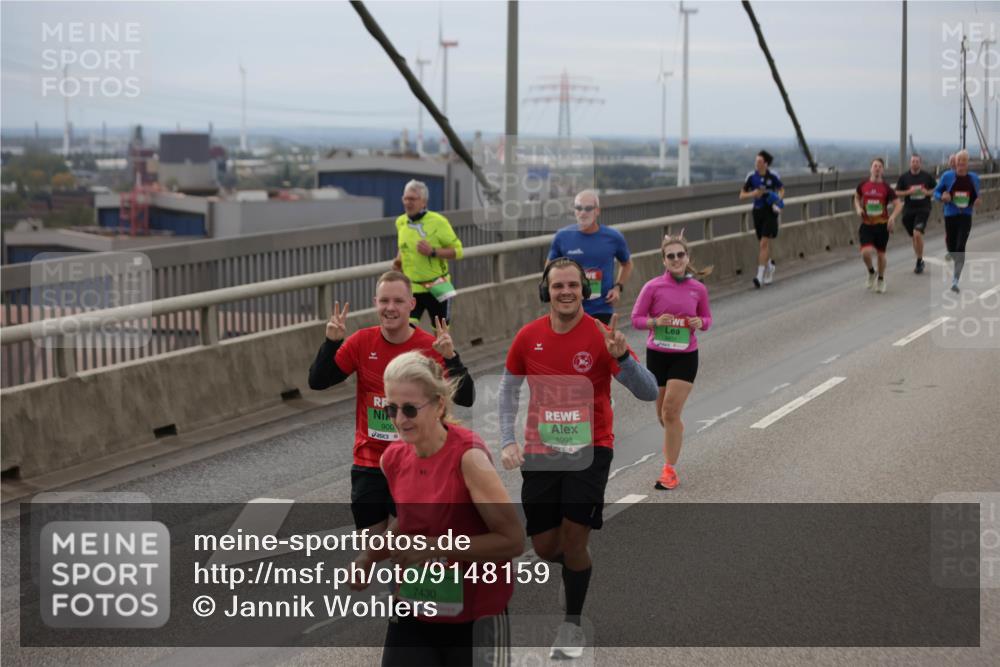 03.10.2025 - Köhlbrandbrückenlauf Jannik Wohlers http://msf.ph/oto/9148159 03.10.2025 15:52:08 Position 1 900, 8998, 7430 meine-sportfotos.de