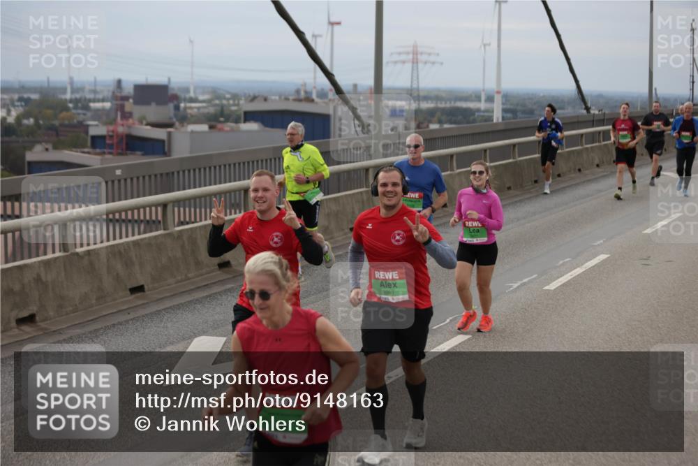 03.10.2025 - Köhlbrandbrückenlauf Jannik Wohlers http://msf.ph/oto/9148163 03.10.2025 15:52:08 Position 1 7430, 8998, 9193, 8831 meine-sportfotos.de