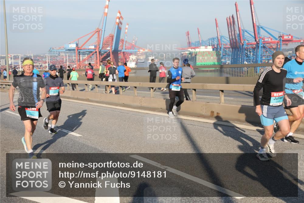 03.10.2025 - Köhlbrandbrückenlauf Yannick Fuchs http://msf.ph/oto/9148181 03.10.2025 08:39:33 Position 2 2985 meine-sportfotos.de