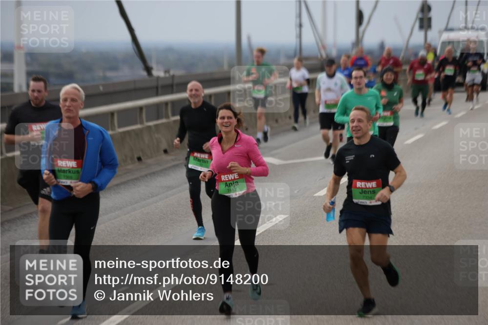03.10.2025 - Köhlbrandbrückenlauf Jannik Wohlers http://msf.ph/oto/9148200 03.10.2025 15:52:12 Position 1 7369, 7412, 7334 meine-sportfotos.de