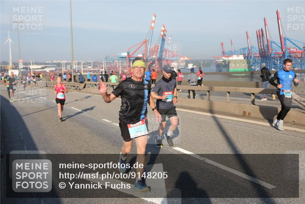 03.10.2025 - Köhlbrandbrückenlauf Yannick Fuchs http://msf.ph/oto/9148205 03.10.2025 08:39:34 Position 2 3832 meine-sportfotos.de