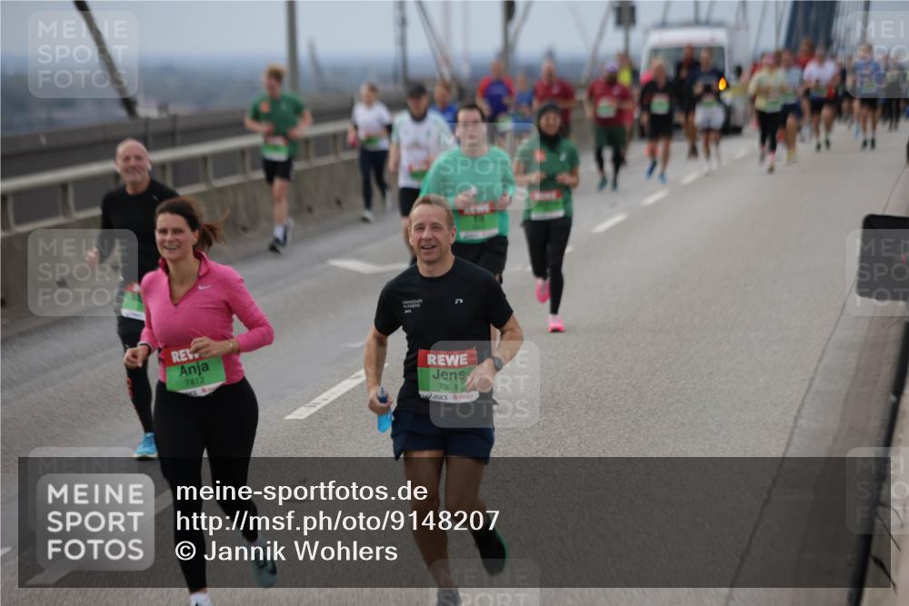 03.10.2025 - Köhlbrandbrückenlauf Jannik Wohlers http://msf.ph/oto/9148207 03.10.2025 15:52:13 Position 1 7412, 7334 meine-sportfotos.de