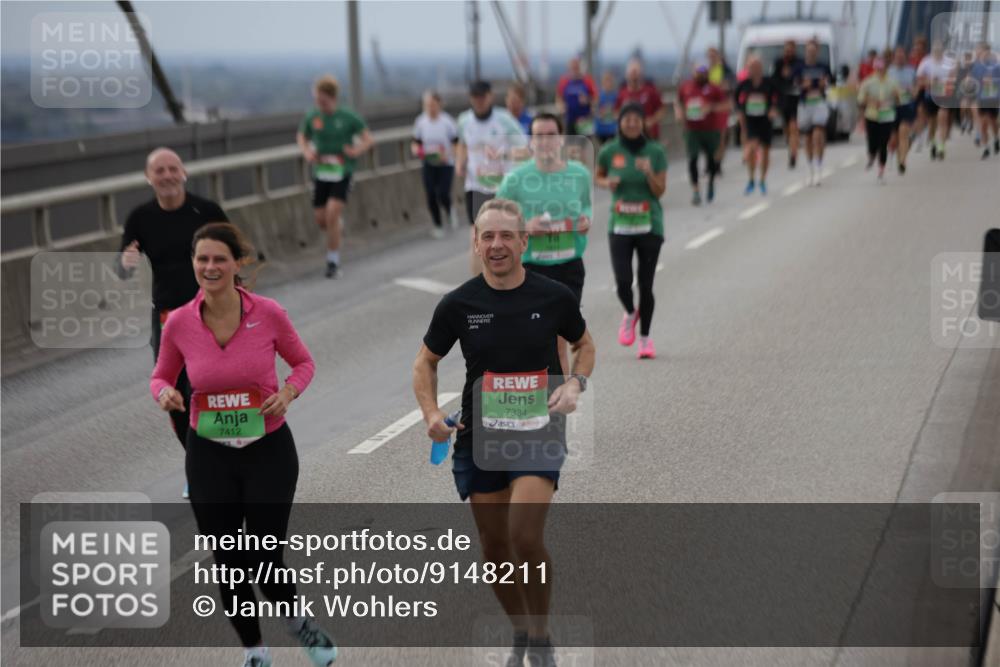 03.10.2025 - Köhlbrandbrückenlauf Jannik Wohlers http://msf.ph/oto/9148211 03.10.2025 15:52:13 Position 1 100, 7412, 7334 meine-sportfotos.de