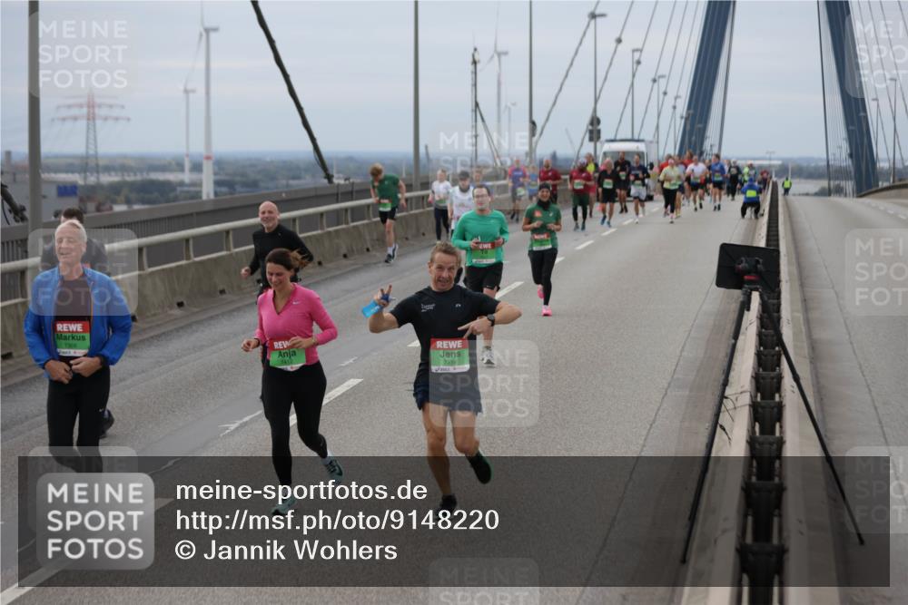 03.10.2025 - Köhlbrandbrückenlauf Jannik Wohlers http://msf.ph/oto/9148220 03.10.2025 15:52:14 Position 1 7412 meine-sportfotos.de