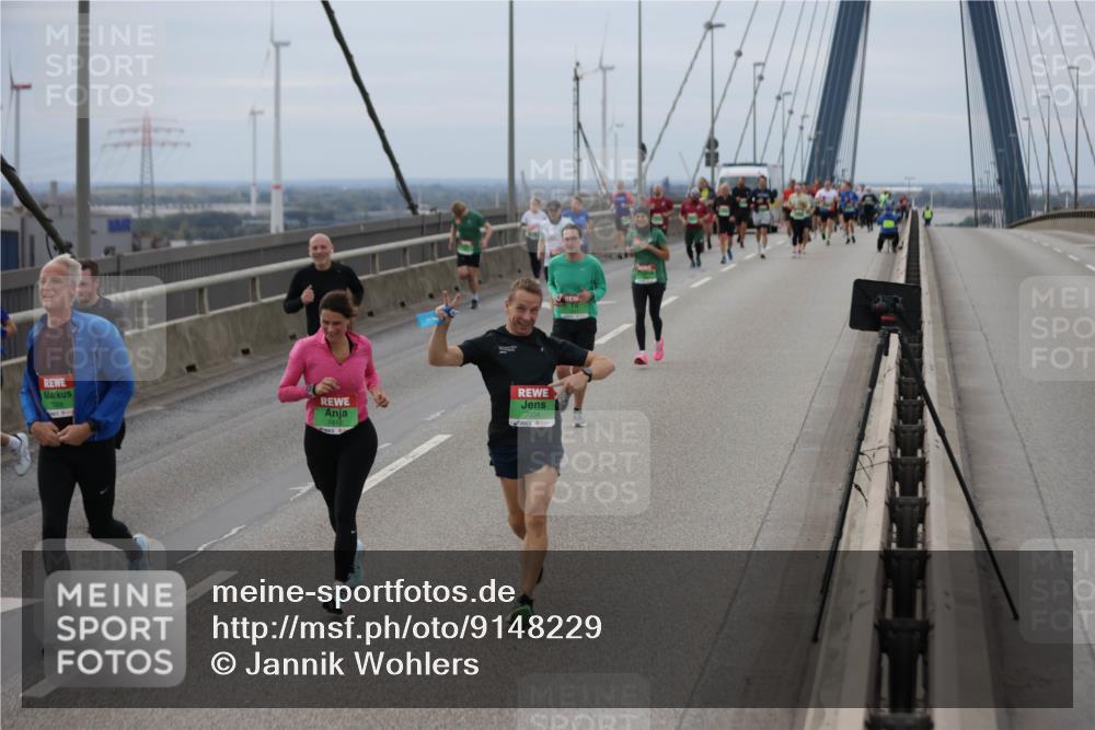 03.10.2025 - Köhlbrandbrückenlauf Jannik Wohlers http://msf.ph/oto/9148229 03.10.2025 15:52:14 Position 1 3, 7412, 7334 meine-sportfotos.de
