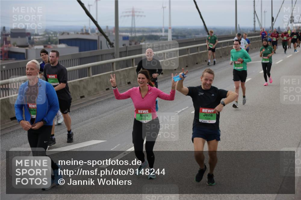 03.10.2025 - Köhlbrandbrückenlauf Jannik Wohlers http://msf.ph/oto/9148244 03.10.2025 15:52:15 Position 1 7369, 7412, 7334 meine-sportfotos.de