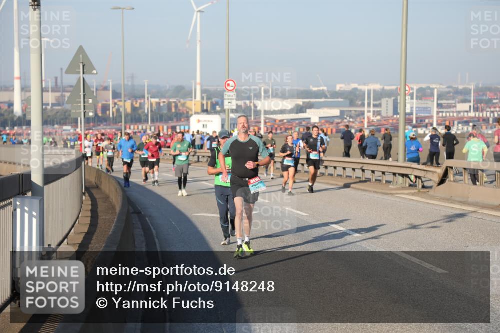 03.10.2025 - Köhlbrandbrückenlauf Yannick Fuchs http://msf.ph/oto/9148248 03.10.2025 08:39:37 Position 2 1056 meine-sportfotos.de
