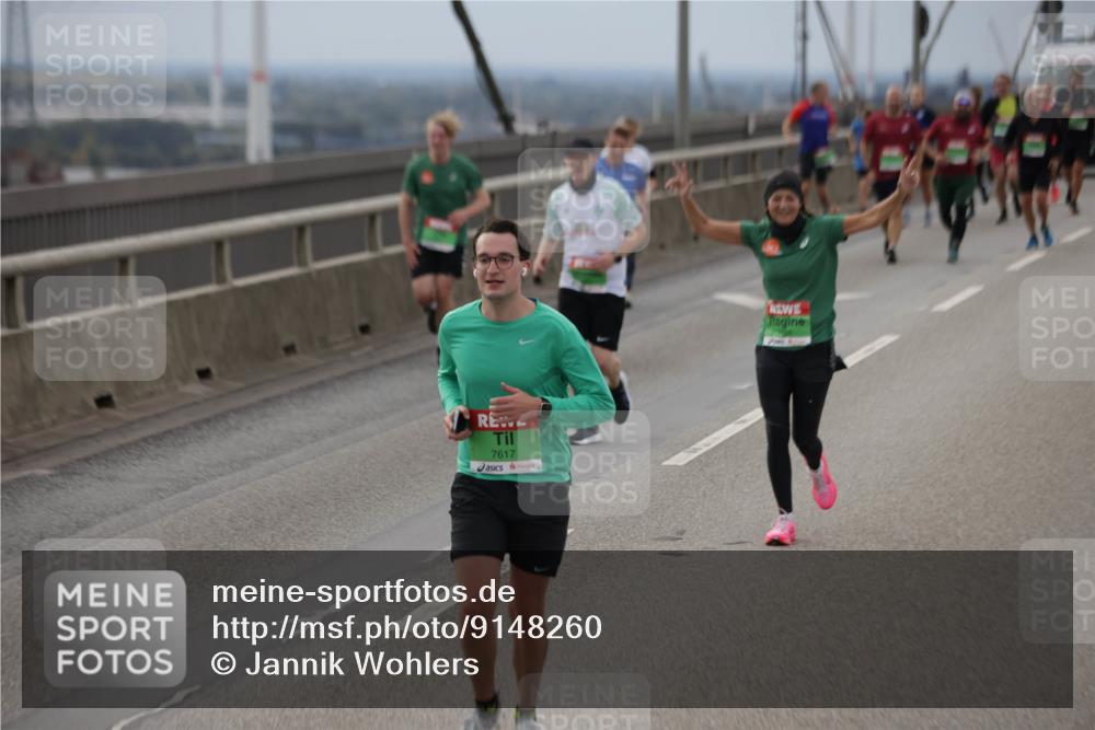 03.10.2025 - Köhlbrandbrückenlauf Jannik Wohlers http://msf.ph/oto/9148260 03.10.2025 15:52:16 Position 1 7617 meine-sportfotos.de