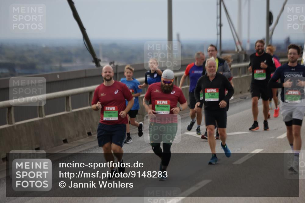 03.10.2025 - Köhlbrandbrückenlauf Jannik Wohlers http://msf.ph/oto/9148283 03.10.2025 15:52:22 Position 1 7548, 7565 meine-sportfotos.de