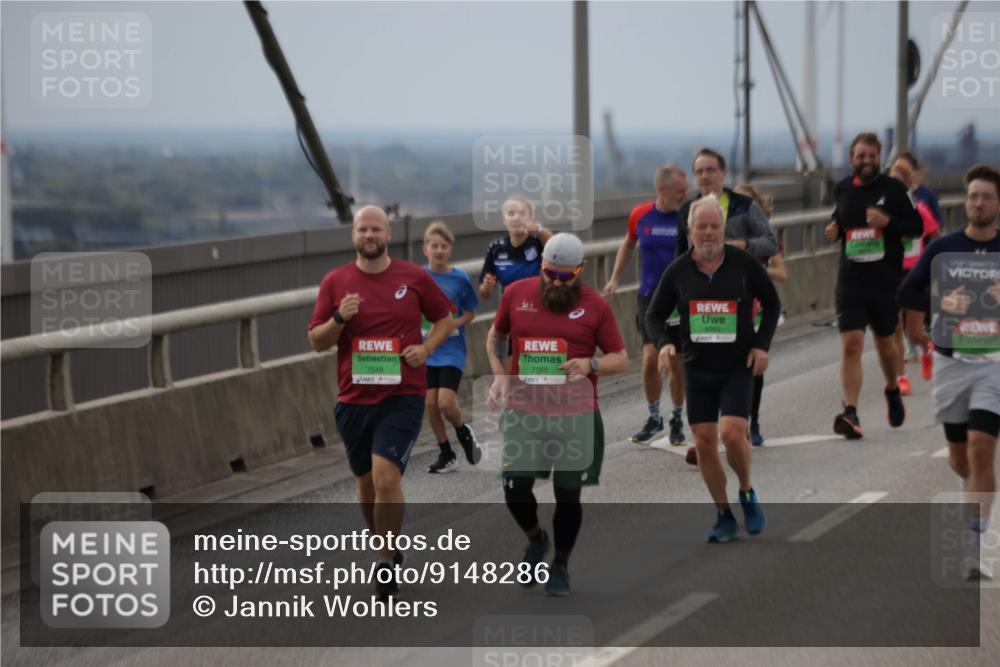 03.10.2025 - Köhlbrandbrückenlauf Jannik Wohlers http://msf.ph/oto/9148286 03.10.2025 15:52:23 Position 1 7548, 7565, 9095, 44 meine-sportfotos.de