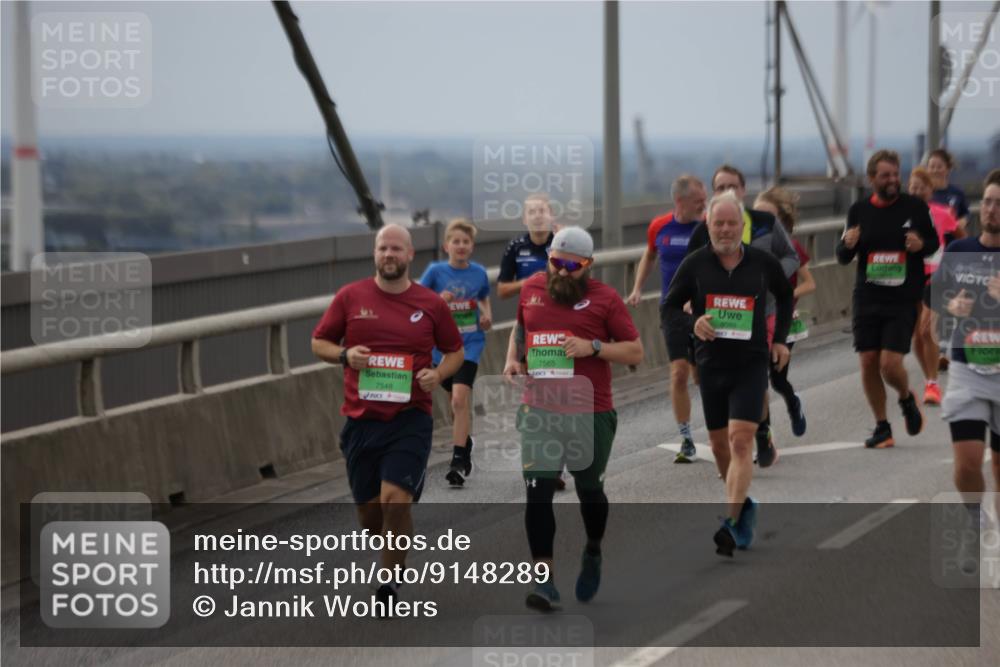 03.10.2025 - Köhlbrandbrückenlauf Jannik Wohlers http://msf.ph/oto/9148289 03.10.2025 15:52:23 Position 1 7548, 7565, 9095 meine-sportfotos.de