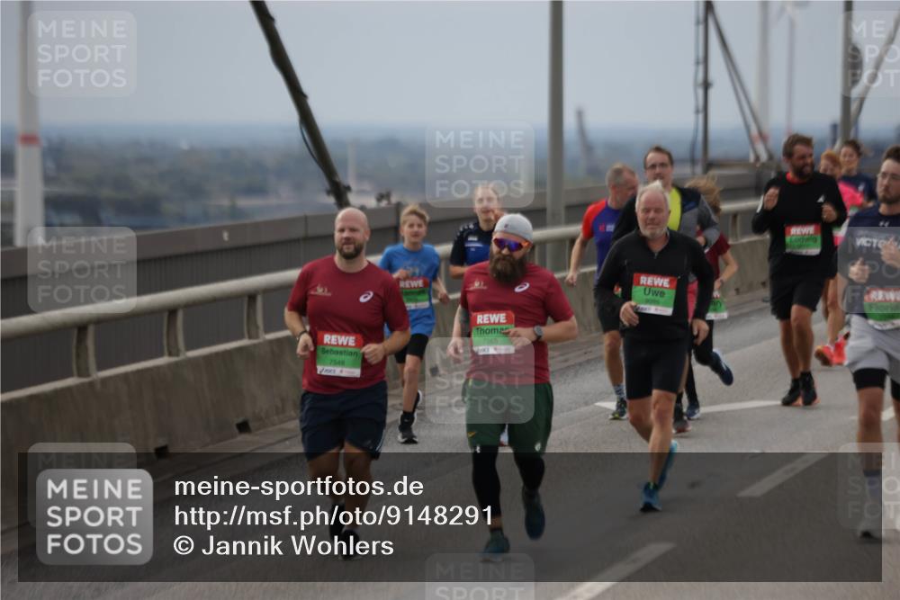 03.10.2025 - Köhlbrandbrückenlauf Jannik Wohlers http://msf.ph/oto/9148291 03.10.2025 15:52:23 Position 1 7548, 7565, 9095 meine-sportfotos.de