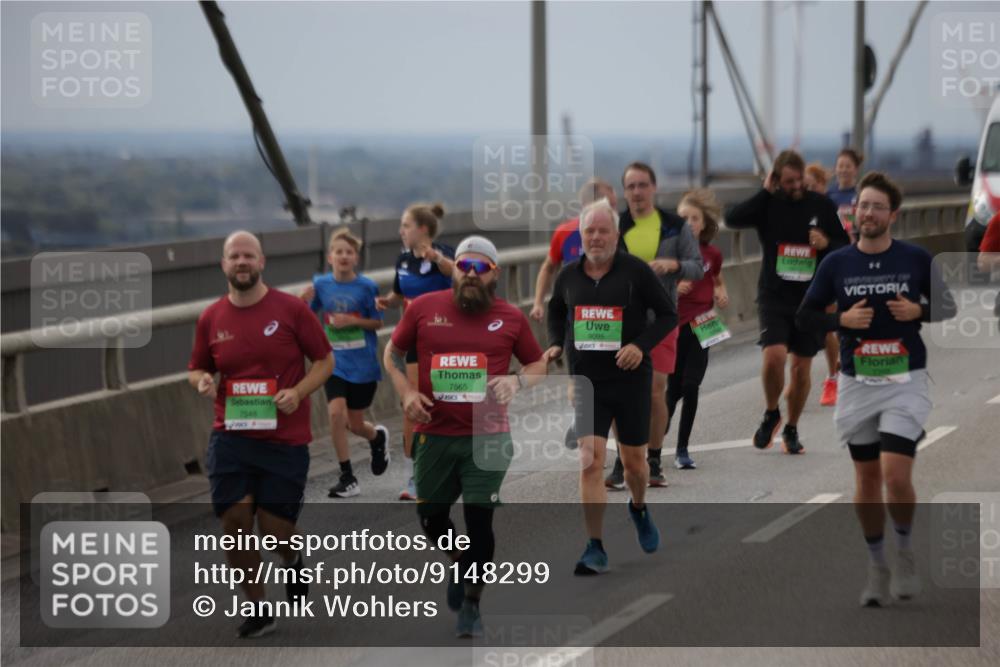 03.10.2025 - Köhlbrandbrückenlauf Jannik Wohlers http://msf.ph/oto/9148299 03.10.2025 15:52:23 Position 1 7548, 7565, 9095 meine-sportfotos.de