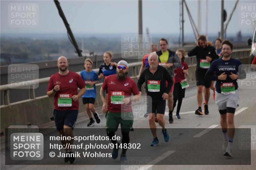 03.10.2025 - Köhlbrandbrückenlauf Jannik Wohlers http://msf.ph/oto/9148302 03.10.2025 15:52:23 Position 1 7548, 9095, 7565 meine-sportfotos.de