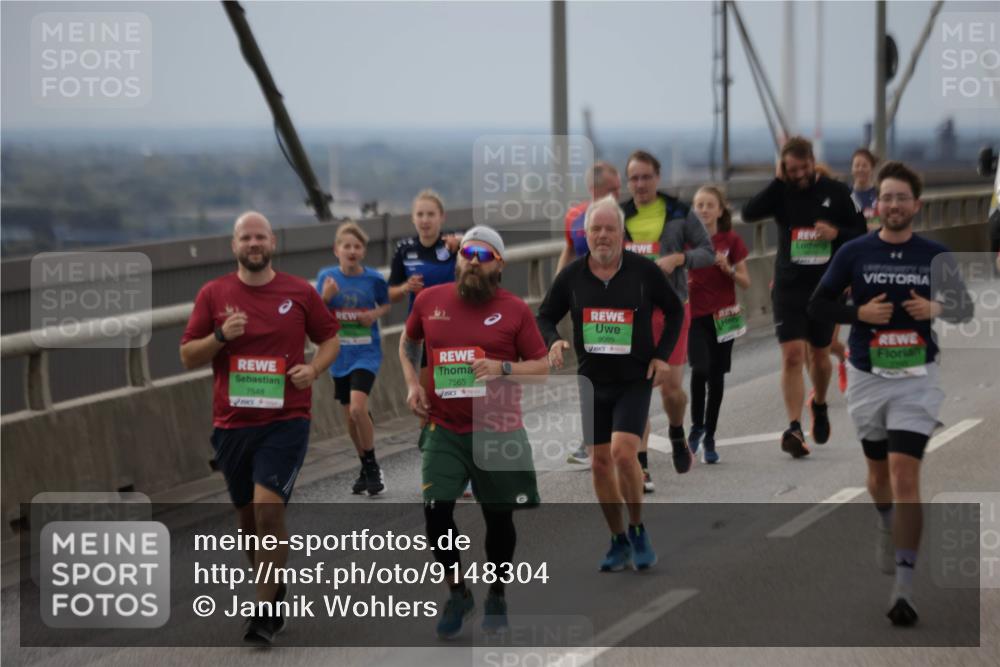 03.10.2025 - Köhlbrandbrückenlauf Jannik Wohlers http://msf.ph/oto/9148304 03.10.2025 15:52:23 Position 1 7548, 7565, 9095 meine-sportfotos.de