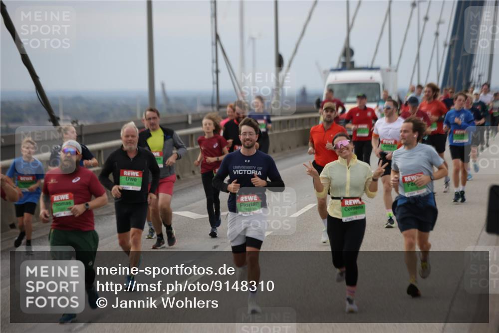 03.10.2025 - Köhlbrandbrückenlauf Jannik Wohlers http://msf.ph/oto/9148310 03.10.2025 15:52:24 Position 1 7703 meine-sportfotos.de