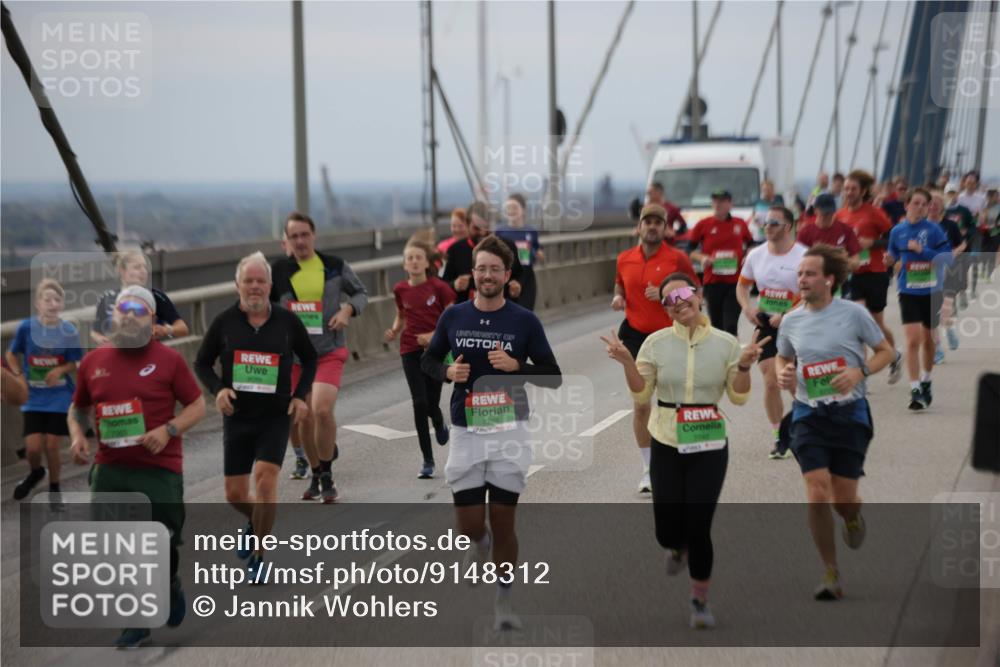 03.10.2025 - Köhlbrandbrückenlauf Jannik Wohlers http://msf.ph/oto/9148312 03.10.2025 15:52:24 Position 1 7703, 7740 meine-sportfotos.de