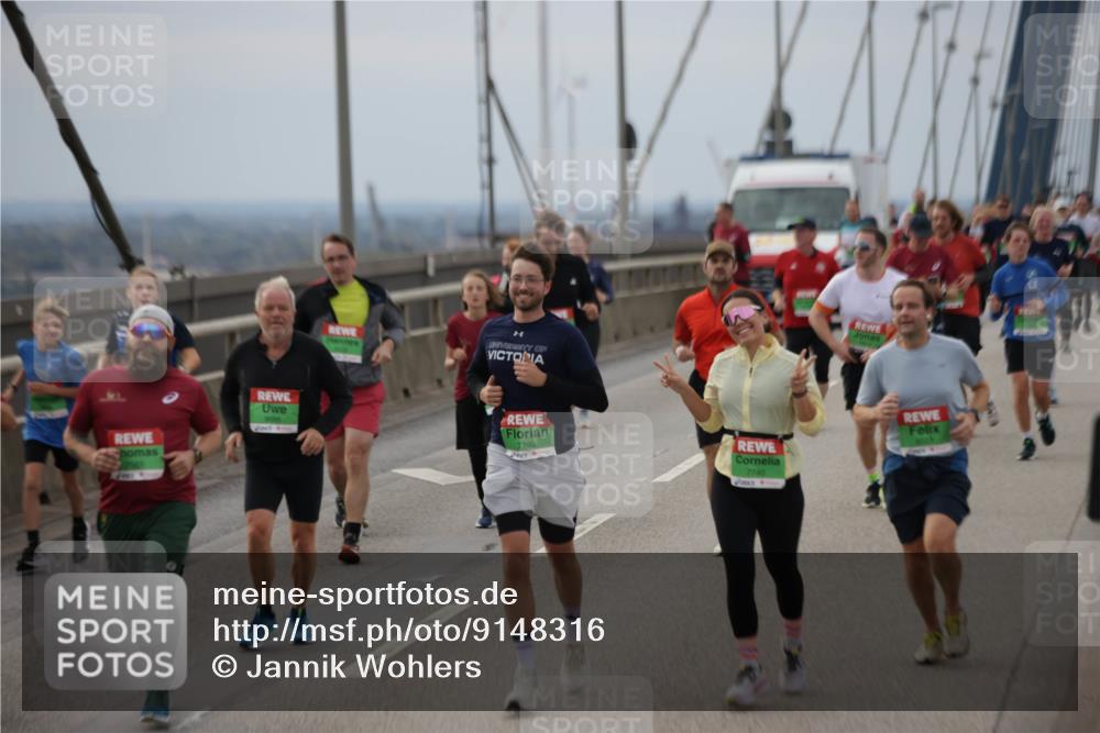 03.10.2025 - Köhlbrandbrückenlauf Jannik Wohlers http://msf.ph/oto/9148316 03.10.2025 15:52:24 Position 1 7703, 7740 meine-sportfotos.de