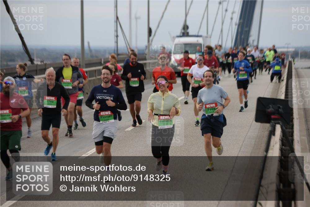 03.10.2025 - Köhlbrandbrückenlauf Jannik Wohlers http://msf.ph/oto/9148325 03.10.2025 15:52:25 Position 1 7703, 7740 meine-sportfotos.de