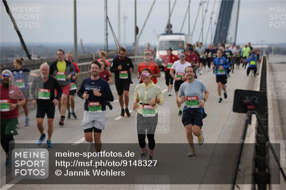 03.10.2025 - Köhlbrandbrückenlauf Jannik Wohlers http://msf.ph/oto/9148327 03.10.2025 15:52:25 Position 1 7703, 7740, 8229 meine-sportfotos.de