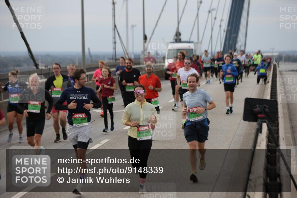 03.10.2025 - Köhlbrandbrückenlauf Jannik Wohlers http://msf.ph/oto/9148339 03.10.2025 15:52:26 Position 1 7703, 8229, 7740 meine-sportfotos.de