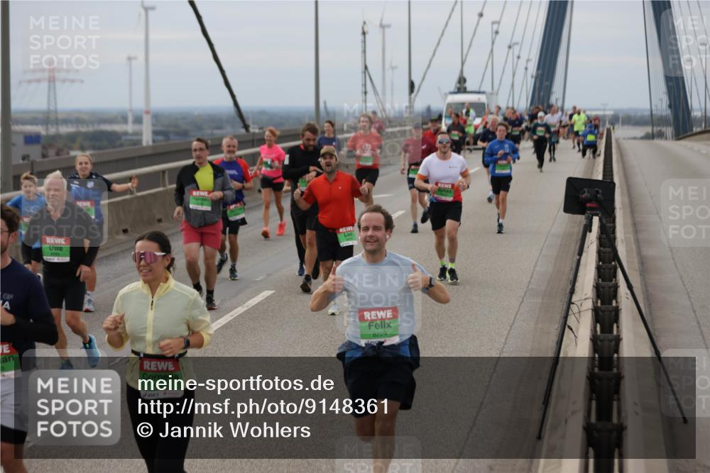 03.10.2025 - Köhlbrandbrückenlauf Jannik Wohlers http://msf.ph/oto/9148361 03.10.2025 15:52:28 Position 1 3, 7740, 8229 meine-sportfotos.de
