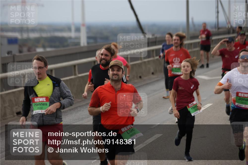 03.10.2025 - Köhlbrandbrückenlauf Jannik Wohlers http://msf.ph/oto/9148381 03.10.2025 15:52:30 Position 1 8532, 6, 9608, 7810 meine-sportfotos.de