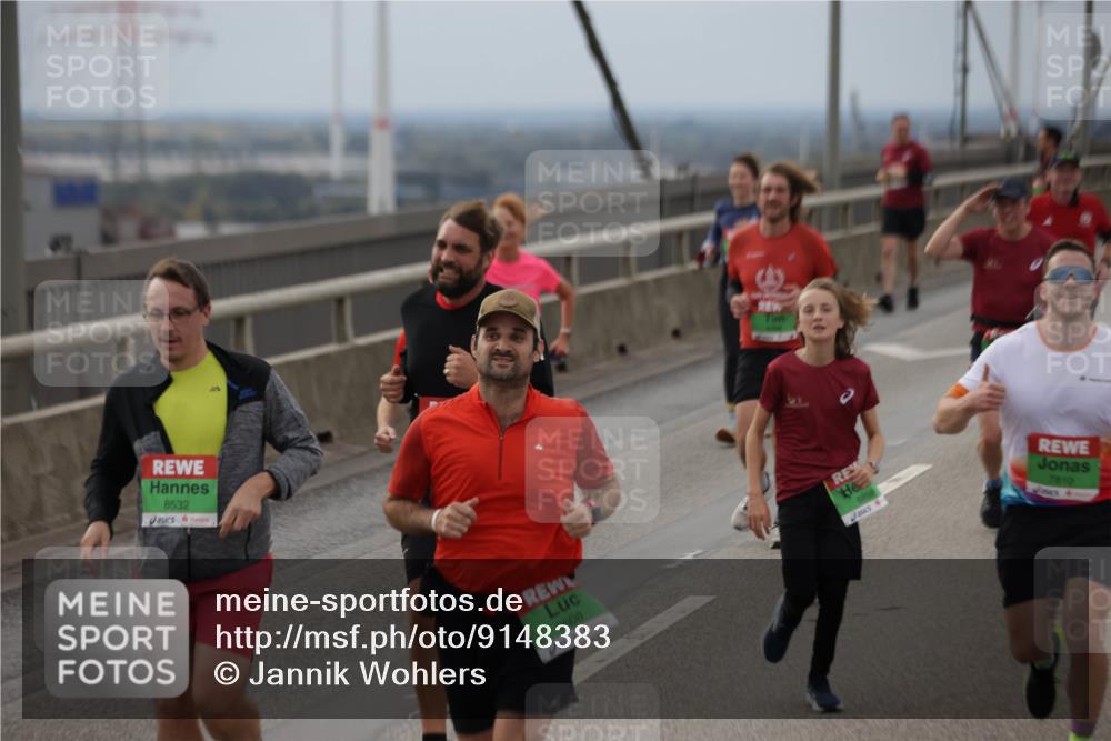 03.10.2025 - Köhlbrandbrückenlauf Jannik Wohlers http://msf.ph/oto/9148383 03.10.2025 15:52:30 Position 1 8532, 0608, 8896, 7810, 4 meine-sportfotos.de