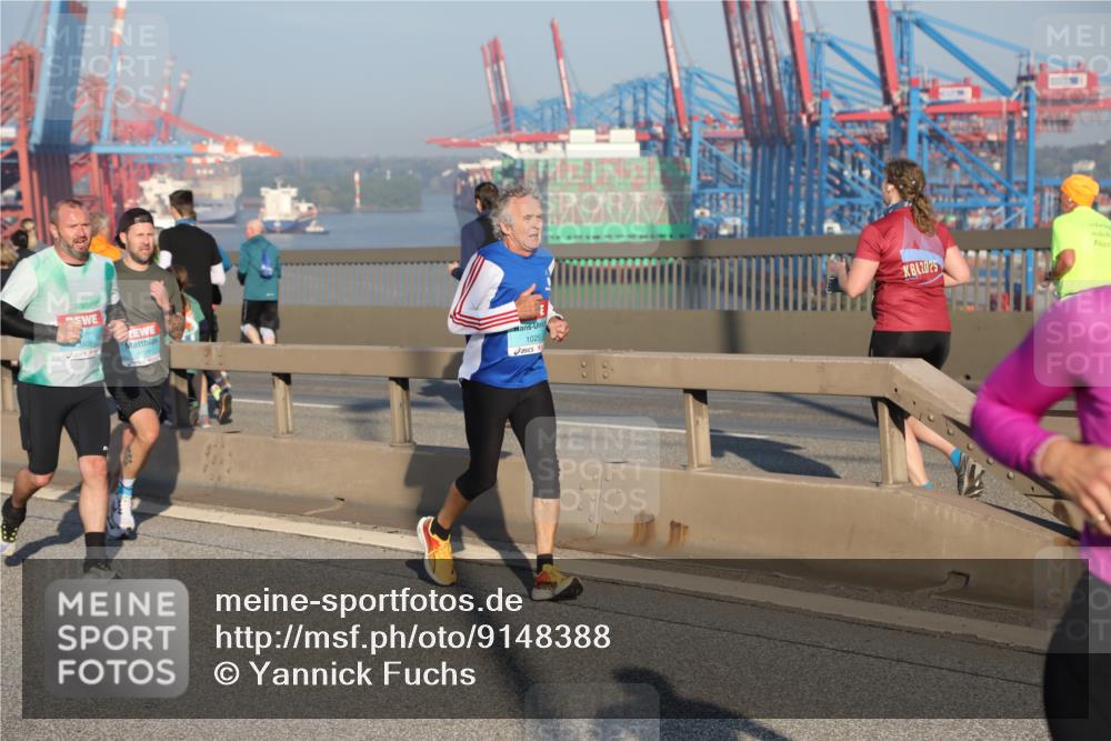 03.10.2025 - Köhlbrandbrückenlauf Yannick Fuchs http://msf.ph/oto/9148388 03.10.2025 08:39:50 Position 2 1088, 1025, 2025 meine-sportfotos.de