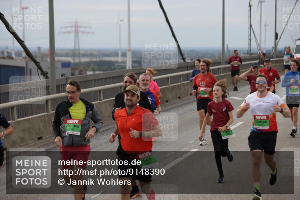 03.10.2025 - Köhlbrandbrückenlauf Jannik Wohlers http://msf.ph/oto/9148390 03.10.2025 15:52:30 Position 1 8532, 9608, 7810 meine-sportfotos.de