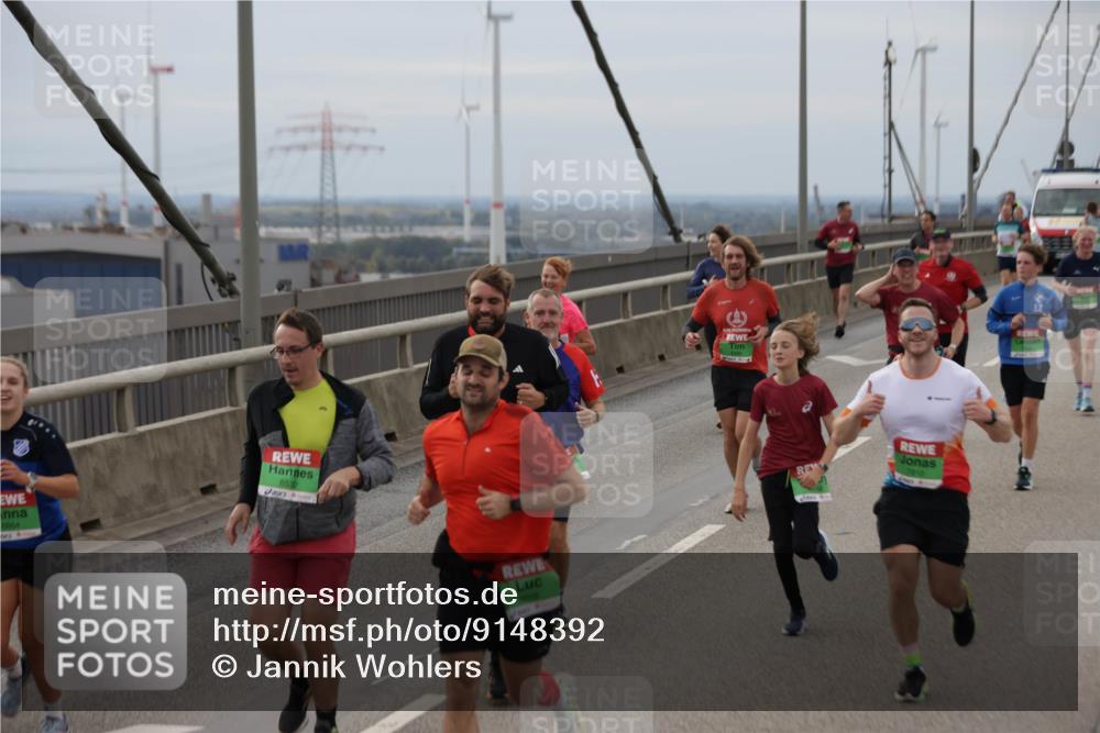 03.10.2025 - Köhlbrandbrückenlauf Jannik Wohlers http://msf.ph/oto/9148392 03.10.2025 15:52:30 Position 1 8884, 8532, 9606 meine-sportfotos.de