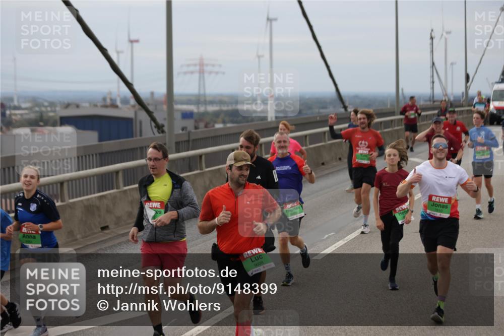 03.10.2025 - Köhlbrandbrückenlauf Jannik Wohlers http://msf.ph/oto/9148399 03.10.2025 15:52:31 Position 1 9608, 7810 meine-sportfotos.de