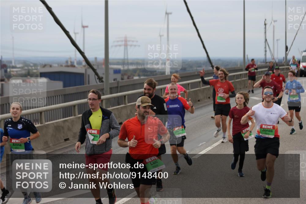 03.10.2025 - Köhlbrandbrückenlauf Jannik Wohlers http://msf.ph/oto/9148400 03.10.2025 15:52:31 Position 1 9608, 8899, 7810 meine-sportfotos.de
