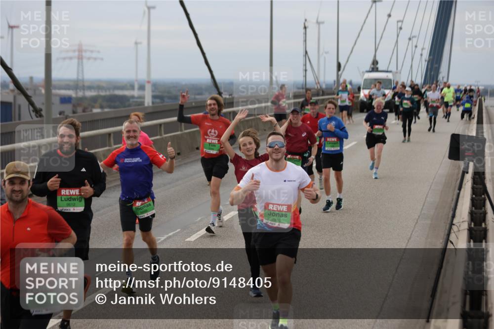 03.10.2025 - Köhlbrandbrückenlauf Jannik Wohlers http://msf.ph/oto/9148405 03.10.2025 15:52:31 Position 1 9608, 9612, 8899, 7810 meine-sportfotos.de