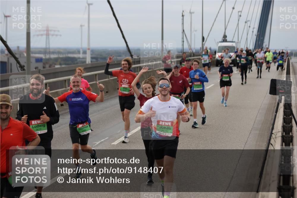 03.10.2025 - Köhlbrandbrückenlauf Jannik Wohlers http://msf.ph/oto/9148407 03.10.2025 15:52:31 Position 1 9608, 9612, 8899, 7810 meine-sportfotos.de