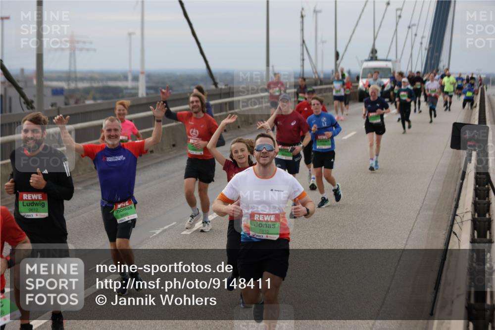 03.10.2025 - Köhlbrandbrückenlauf Jannik Wohlers http://msf.ph/oto/9148411 03.10.2025 15:52:32 Position 1 9612, 8899, 7810 meine-sportfotos.de