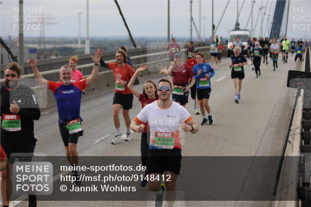 03.10.2025 - Köhlbrandbrückenlauf Jannik Wohlers http://msf.ph/oto/9148412 03.10.2025 15:52:32 Position 1 9612, 8899, 7810 meine-sportfotos.de