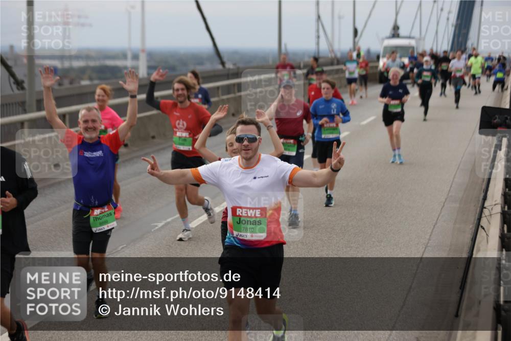 03.10.2025 - Köhlbrandbrückenlauf Jannik Wohlers http://msf.ph/oto/9148414 03.10.2025 15:52:32 Position 1 8899, 7810 meine-sportfotos.de