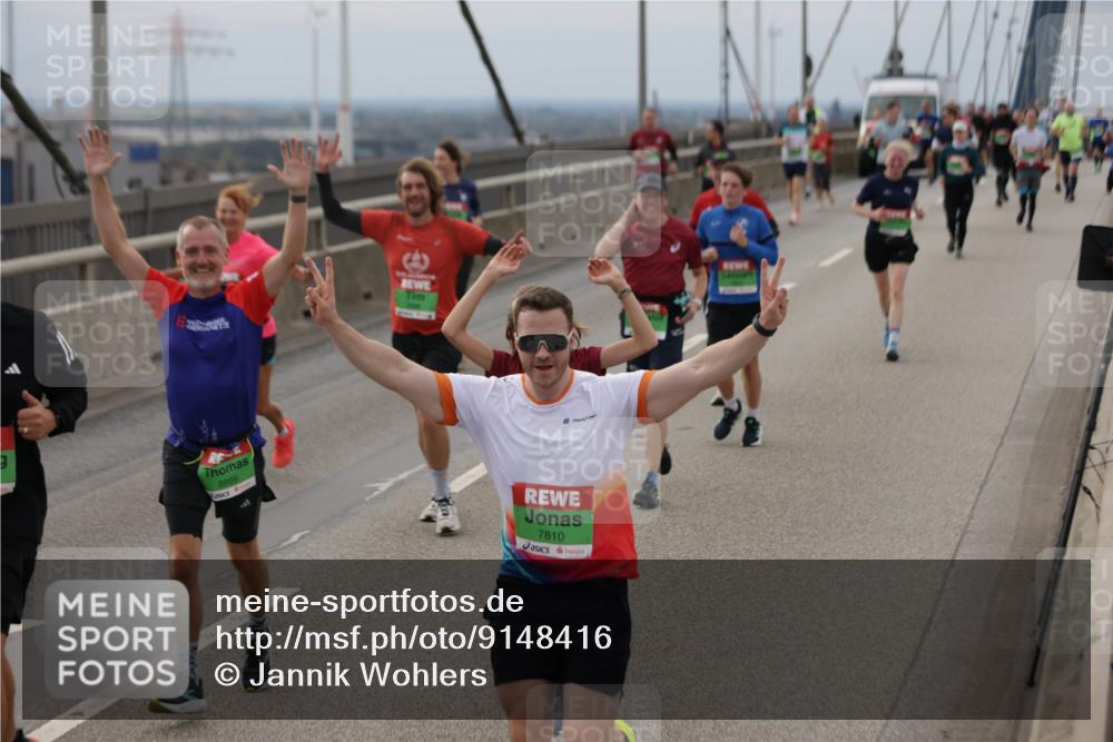 03.10.2025 - Köhlbrandbrückenlauf Jannik Wohlers http://msf.ph/oto/9148416 03.10.2025 15:52:32 Position 1 8899, 7810 meine-sportfotos.de