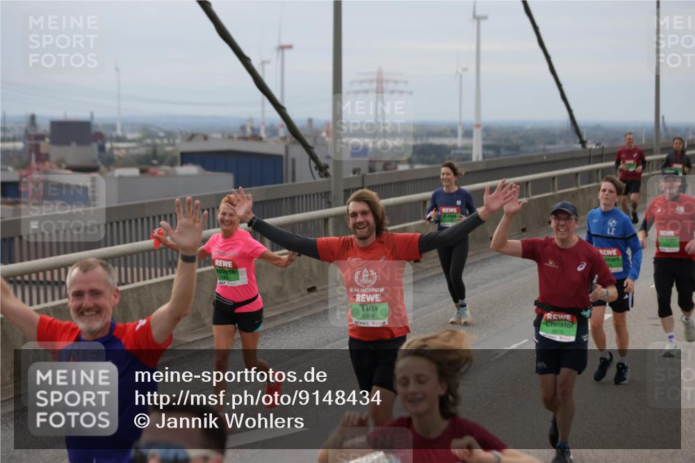 03.10.2025 - Köhlbrandbrückenlauf Jannik Wohlers http://msf.ph/oto/9148434 03.10.2025 15:52:34 Position 1 9396, 8978 meine-sportfotos.de