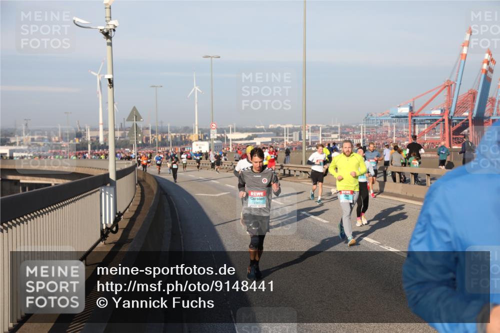 03.10.2025 - Köhlbrandbrückenlauf Yannick Fuchs http://msf.ph/oto/9148441 03.10.2025 08:39:54 Position 2 2587 meine-sportfotos.de