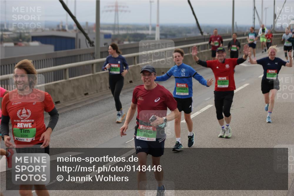 03.10.2025 - Köhlbrandbrückenlauf Jannik Wohlers http://msf.ph/oto/9148446 03.10.2025 15:52:34 Position 1 9396, 8978, 7906 meine-sportfotos.de