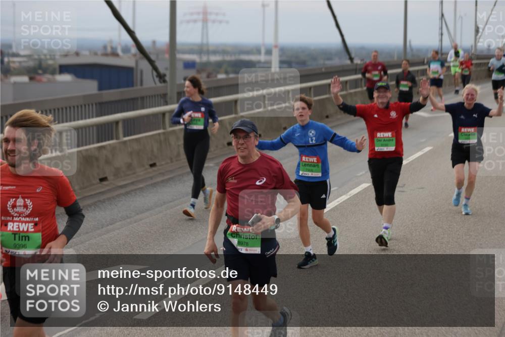 03.10.2025 - Köhlbrandbrückenlauf Jannik Wohlers http://msf.ph/oto/9148449 03.10.2025 15:52:34 Position 1 9396, 8978, 8192, 7906 meine-sportfotos.de
