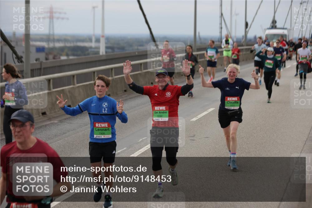 03.10.2025 - Köhlbrandbrückenlauf Jannik Wohlers http://msf.ph/oto/9148453 03.10.2025 15:52:35 Position 1 8192, 7906, 7415 meine-sportfotos.de