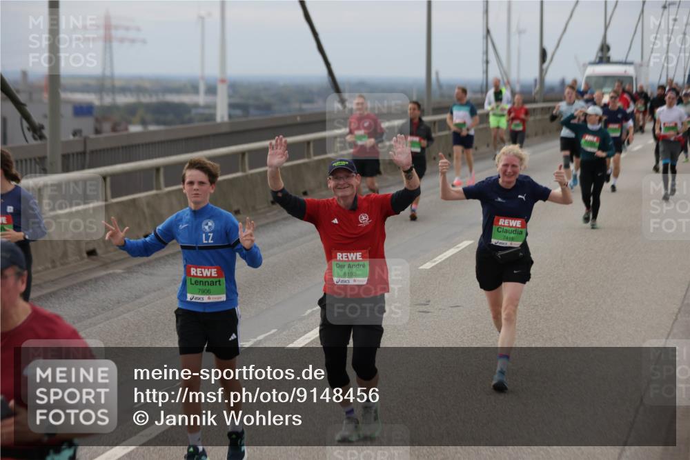 03.10.2025 - Köhlbrandbrückenlauf Jannik Wohlers http://msf.ph/oto/9148456 03.10.2025 15:52:35 Position 1 7906, 8192, 7415 meine-sportfotos.de