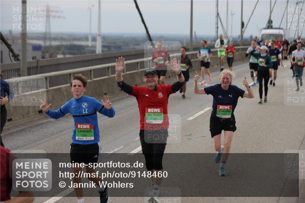 03.10.2025 - Köhlbrandbrückenlauf Jannik Wohlers http://msf.ph/oto/9148460 03.10.2025 15:52:35 Position 1 8192, 7906, 7415 meine-sportfotos.de