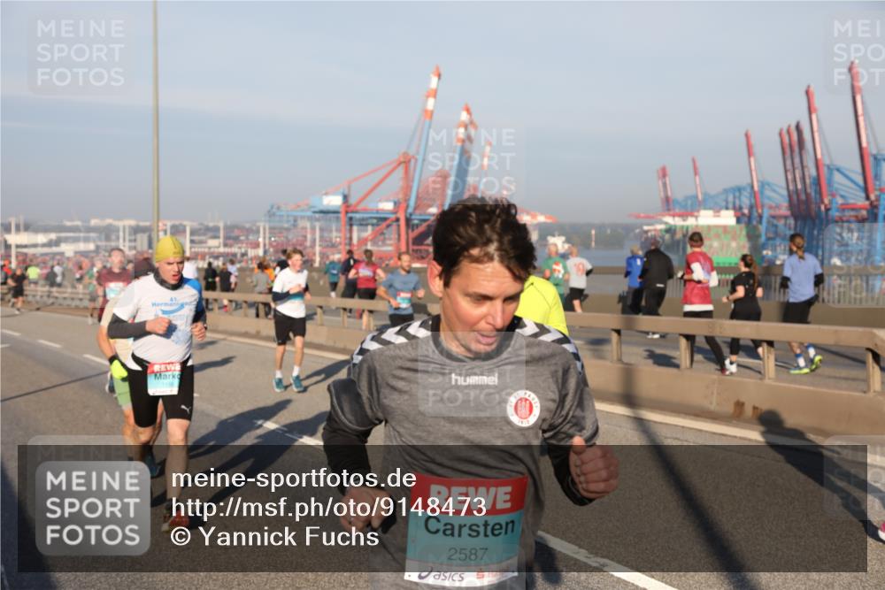 03.10.2025 - Köhlbrandbrückenlauf Yannick Fuchs http://msf.ph/oto/9148473 03.10.2025 08:39:56 Position 2 1116, 2587, 1910 meine-sportfotos.de