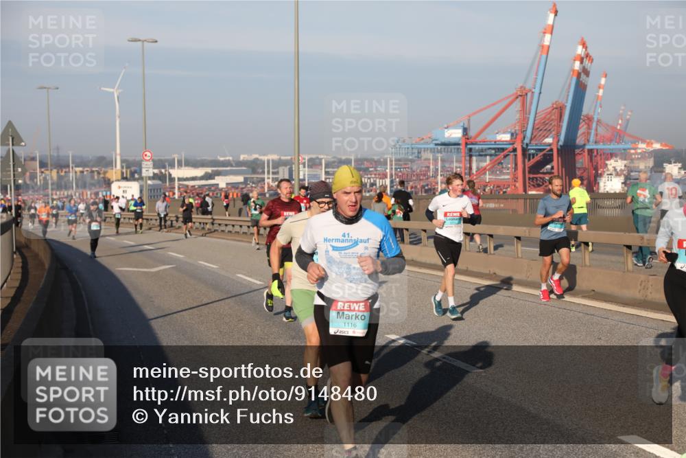03.10.2025 - Köhlbrandbrückenlauf Yannick Fuchs http://msf.ph/oto/9148480 03.10.2025 08:39:56 Position 2 41, 23, 1116, 19 meine-sportfotos.de